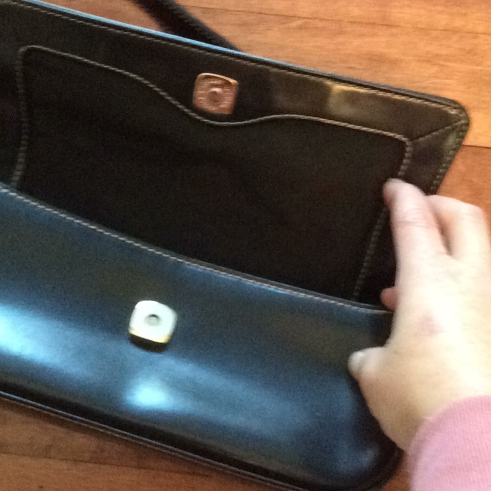 Purse - Picture 2 of 3